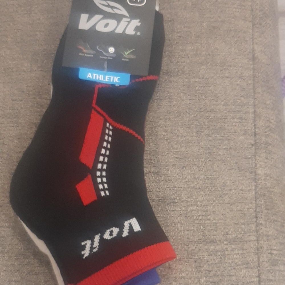 Black Athletic Socks with Red Accents and Performance Fabric 90%cotton unisex so